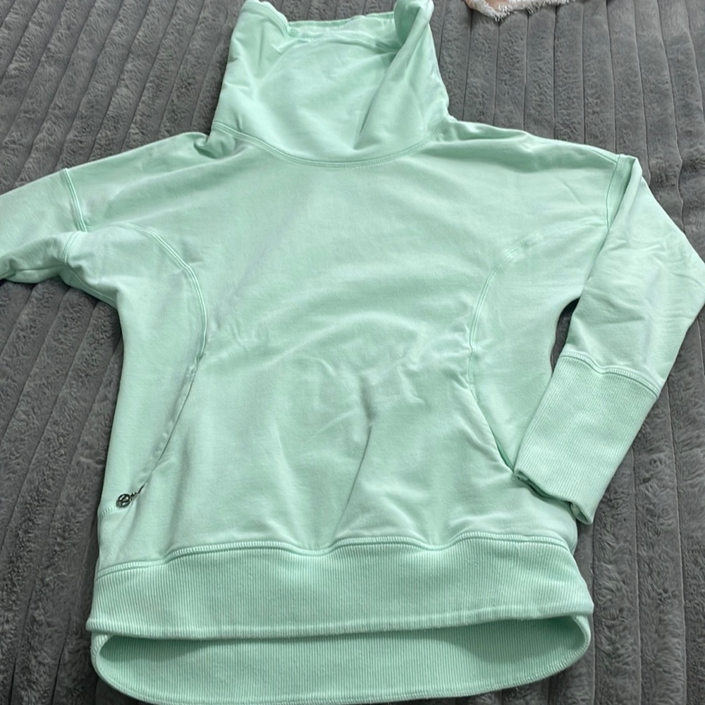 Lululemon Pullover Sweatshirt